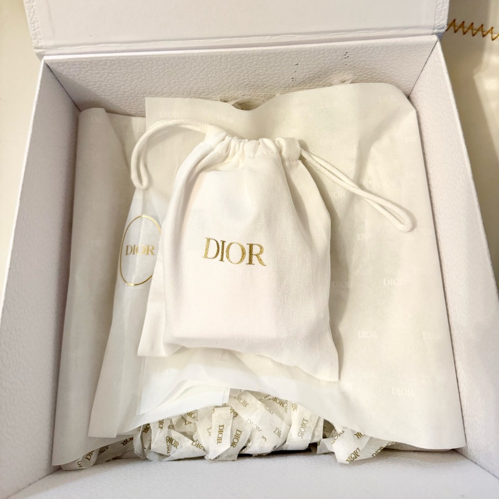 Dior Miss Dior Essence Mini Eau de Parfum with other Dior samples - Picture 4 of 5